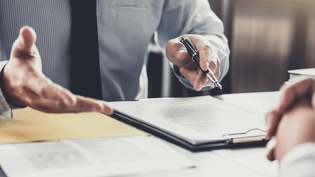 Expert-comptable présentant ses conclusions aux élus CSE (mission expertise)